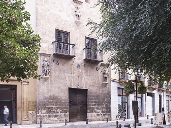 Front of the so-called ‘Casa de los Tiros’, or ‘House of the Shots’, in allusion to the guns positioned between its crenellations