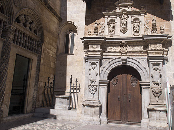 Exterior of the Royal Chapel, built to a Gothic design by the architect Enrique de Egas between 1506 and 1521, with Plateresque decoration added later