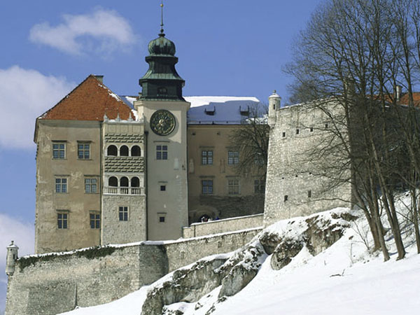 Sułoszowa. Pieskowa Skała Castle