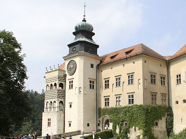 Sułoszowa. Pieskowa Skała Castle