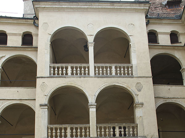 Sułoszowa. Pieskowa Skała Castle