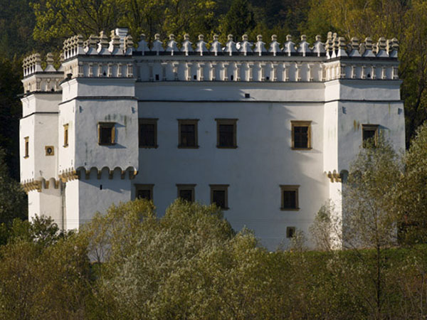 Szymbark. Castellum: Renaissance fortified manor house